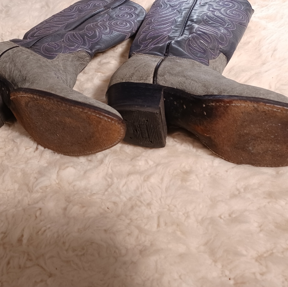 Mens great specialty leather cowboy boots. Size 8D. - Picture 2 of 7